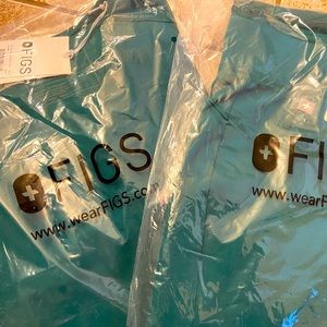 NWT Figs Hunter Green XS Set